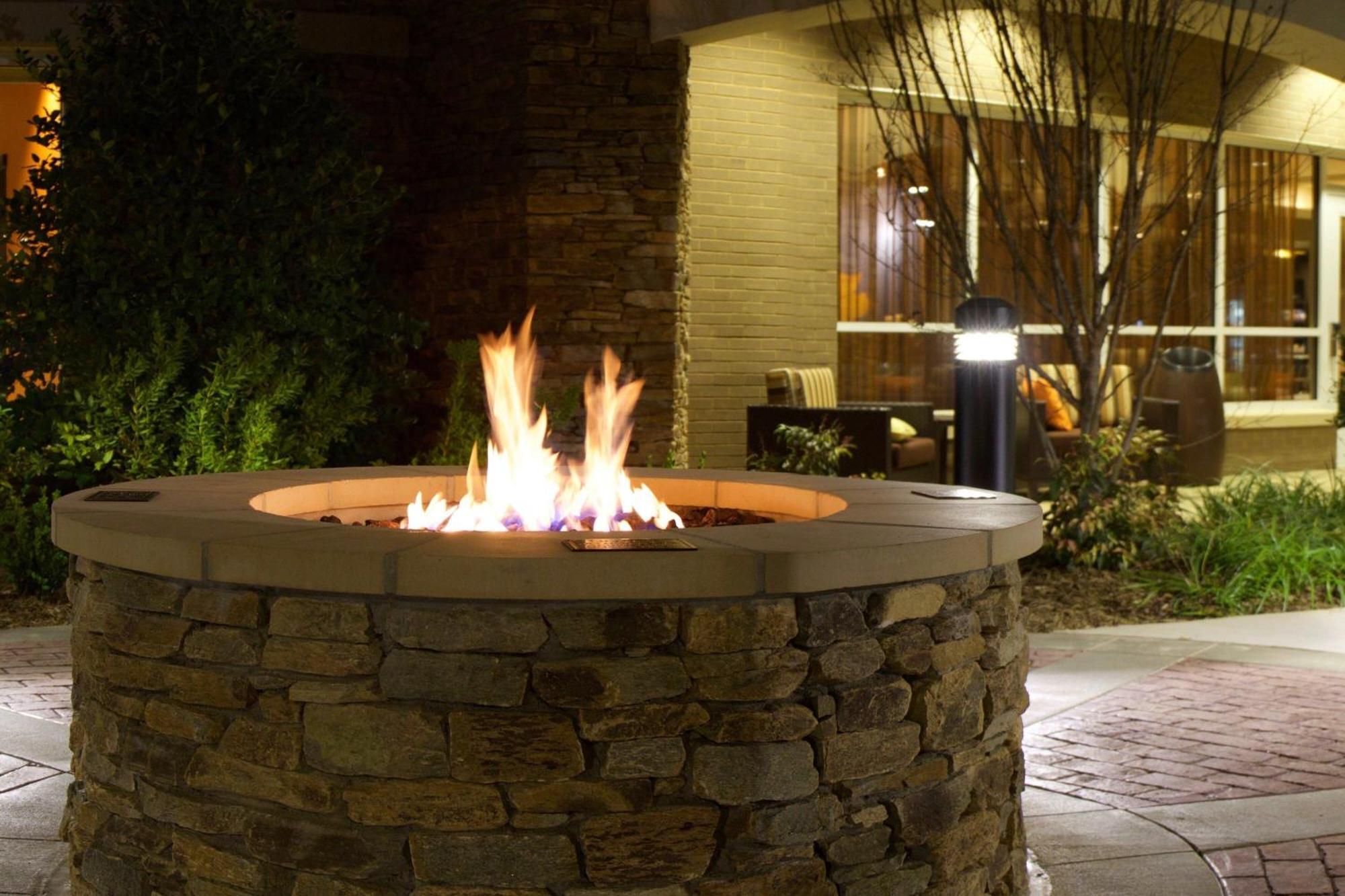 Courtyard By Marriott Asheville Airport Fletcher Exterior foto