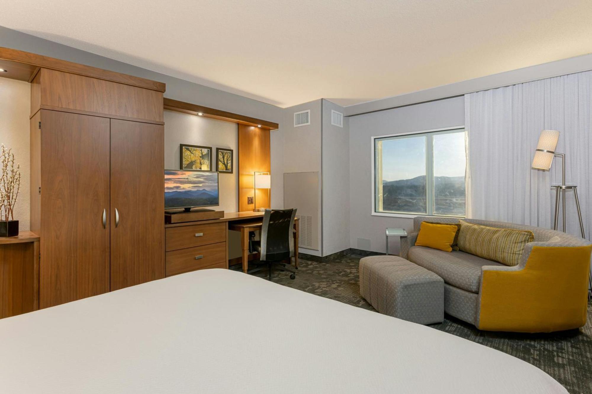 Courtyard By Marriott Asheville Airport Fletcher Exterior foto