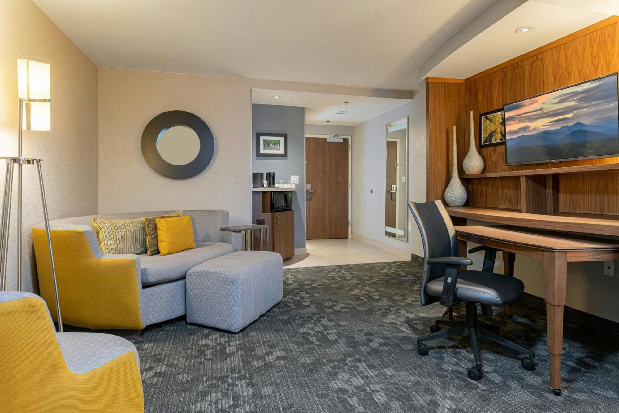 Courtyard By Marriott Asheville Airport Fletcher Exterior foto