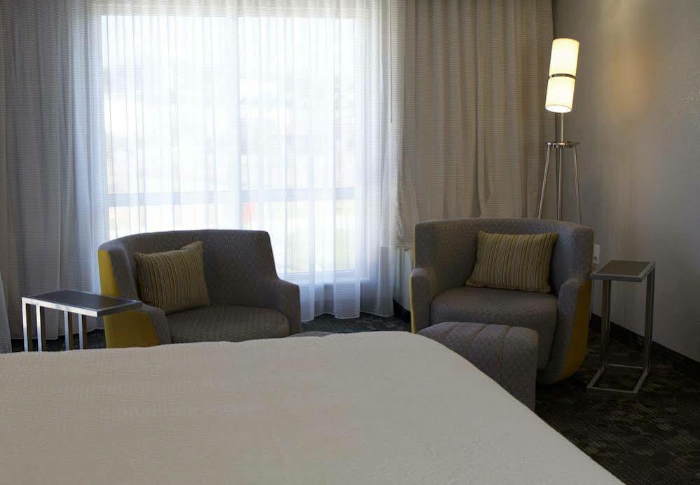 Courtyard By Marriott Asheville Airport Fletcher Exterior foto